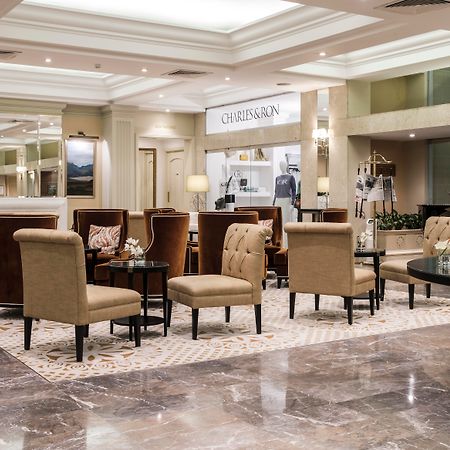 Corinthia Palace Malta Attard Exteriör bild Lobby