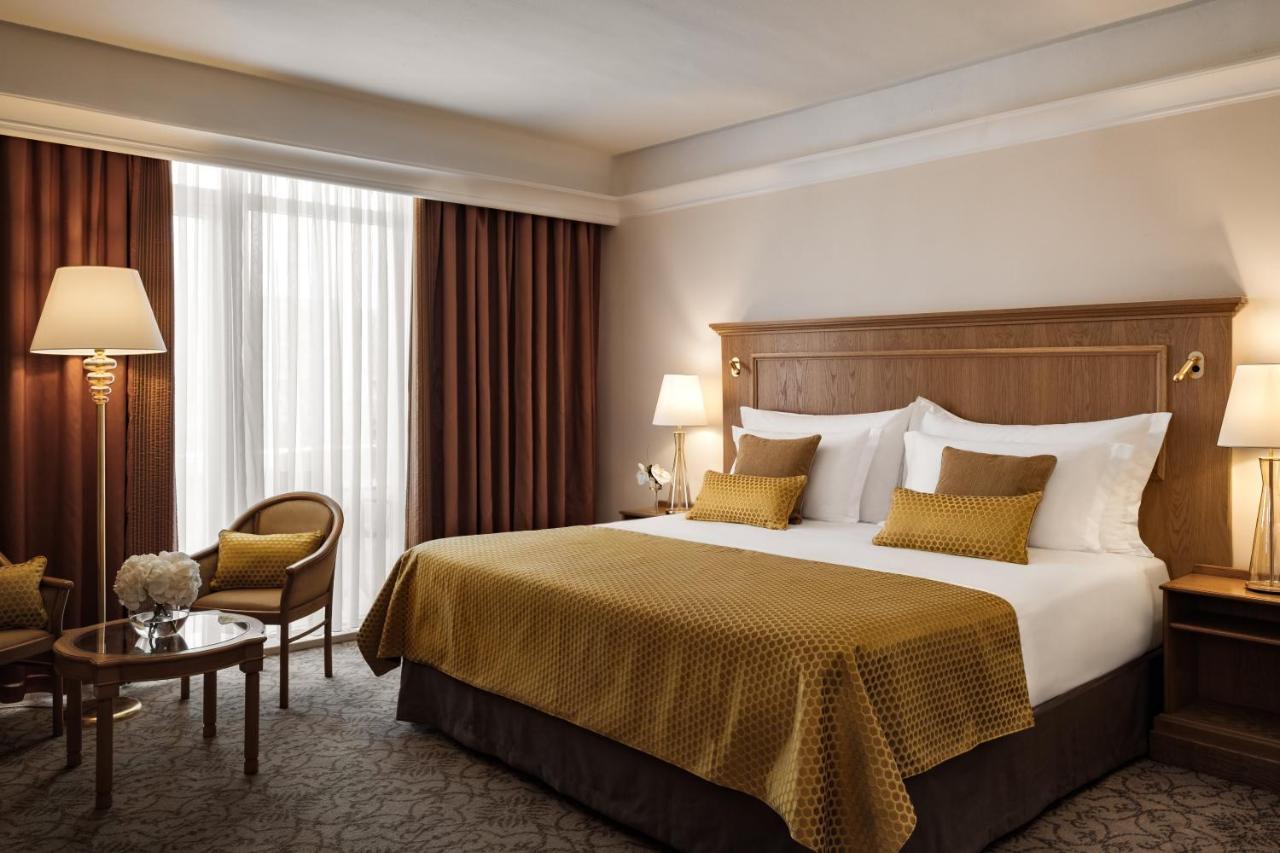 Corinthia Palace Malta Attard Exteriör bild Deluxe room