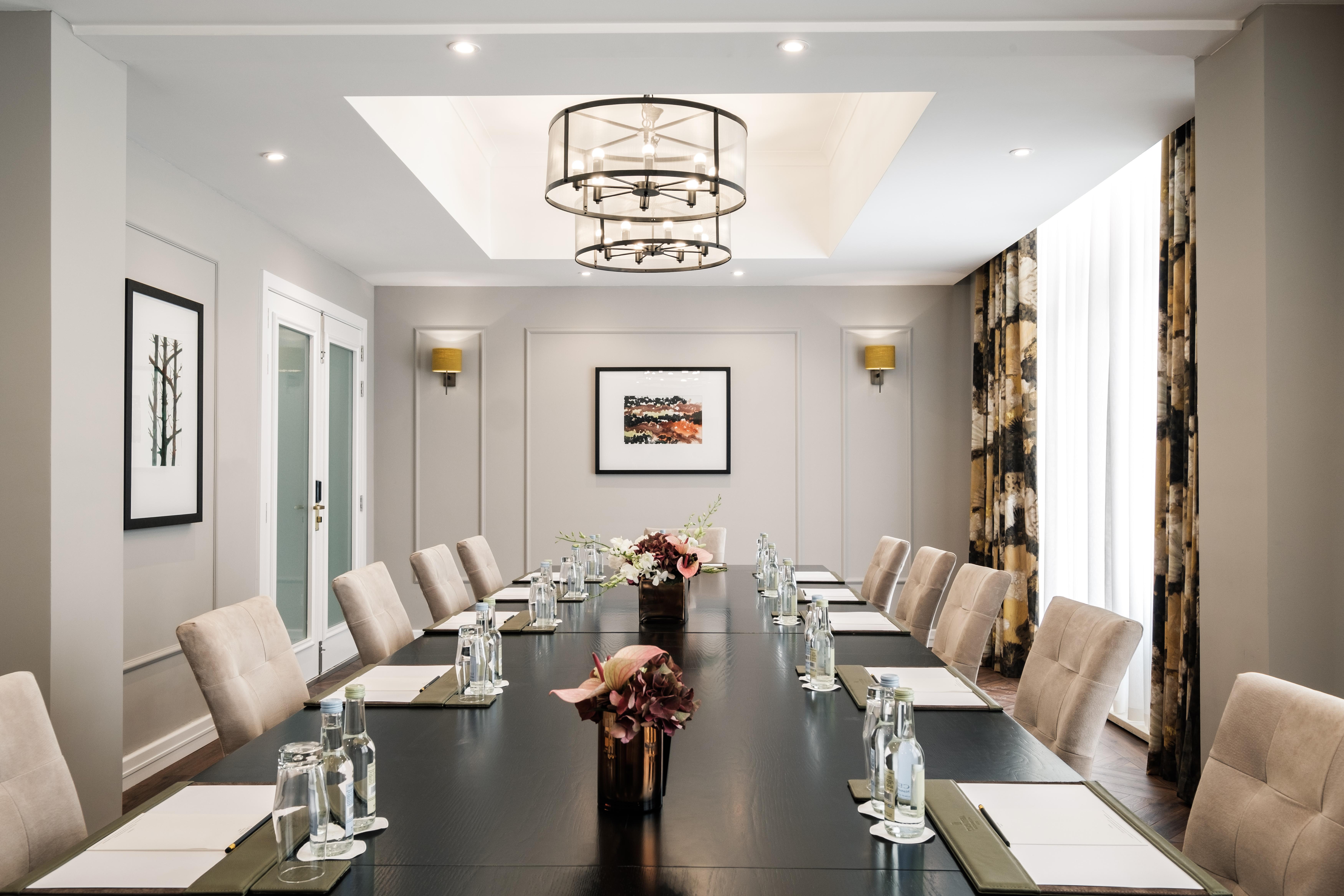 Corinthia Palace Malta Attard Exteriör bild Boardroom at The Westin Palace, Madrid