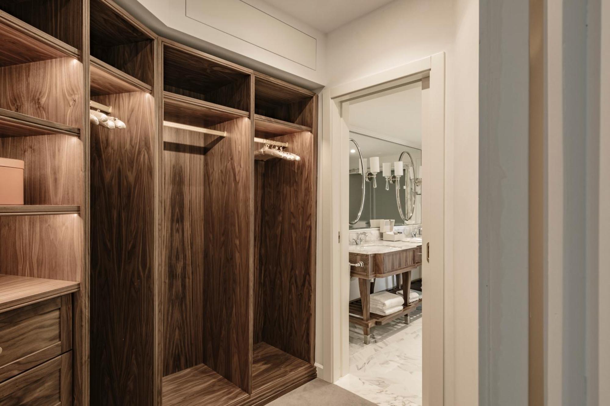 Corinthia Palace Malta Attard Exteriör bild A walk-in closet